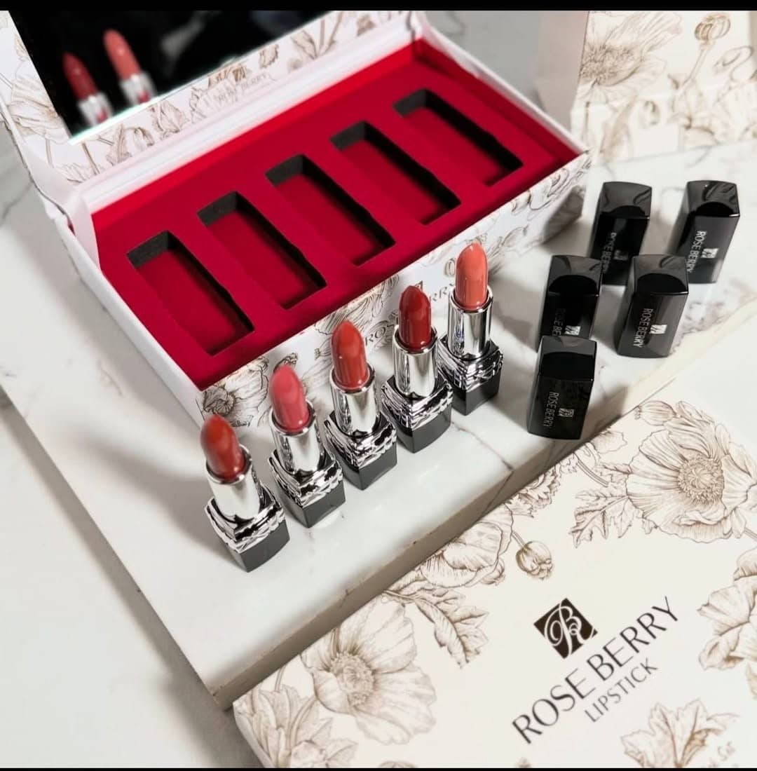 LE COFFRET ROUGE À LÈVRES ROSE BERRY – 5 PIÈCES